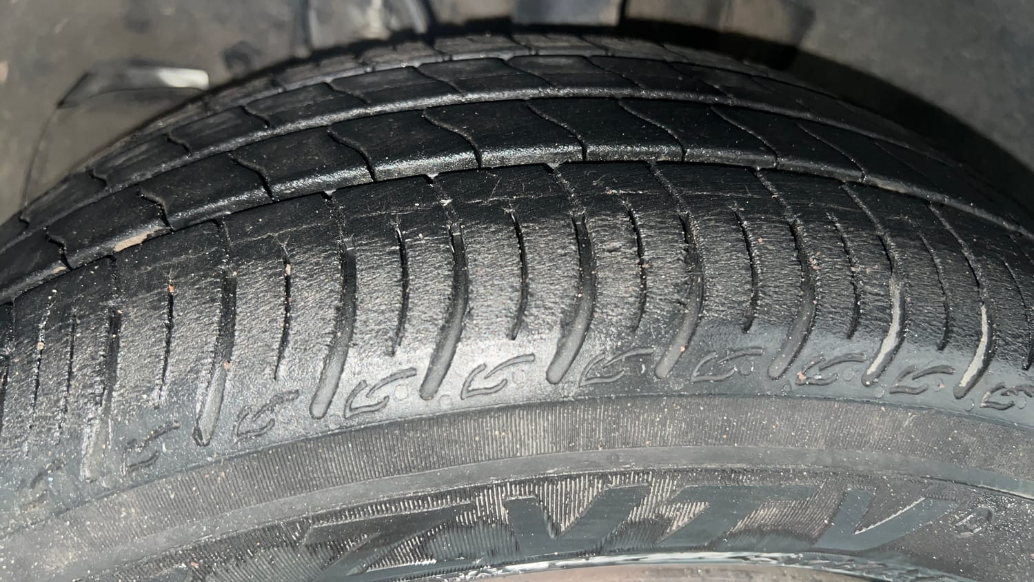 Used 2023 Tata Tiago XT Petrol Manual tyres LEFT FRONT TYRE TREAD VIEW