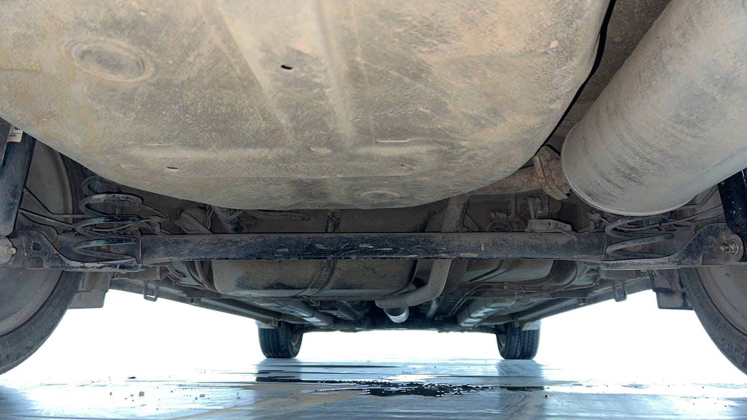 Used 2020 Maruti Suzuki Ciaz Alpha 1.5 AT Petrol Automatic extra REAR UNDERBODY VIEW (TAKEN FROM REAR)