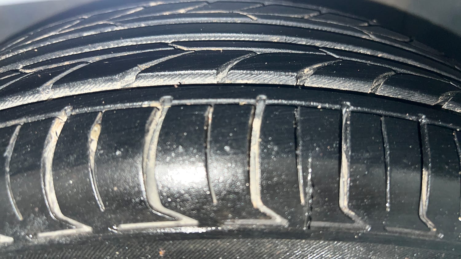 Used 2017 Hyundai Grand i10 Sportz 1.2 Kappa VTVT Petrol Manual tyres RIGHT FRONT TYRE TREAD VIEW