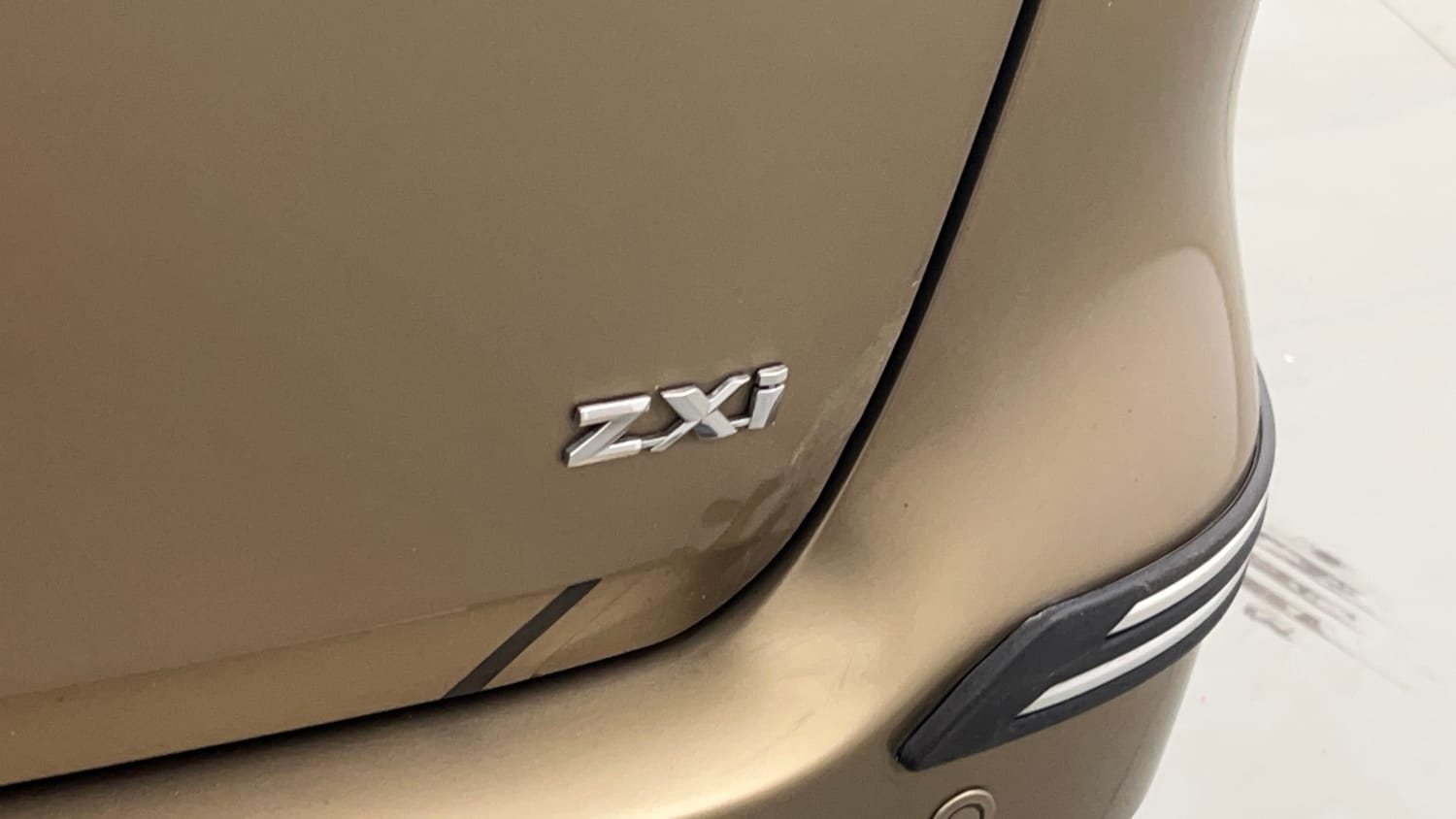 Used 2016 Maruti Suzuki Ertiga ZXI Petrol Manual dents MINOR SCRATCH