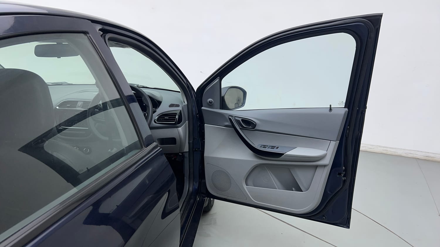 Used 2020 Tata Tigor XM Petrol Manual interior RIGHT FRONT DOOR OPEN VIEW