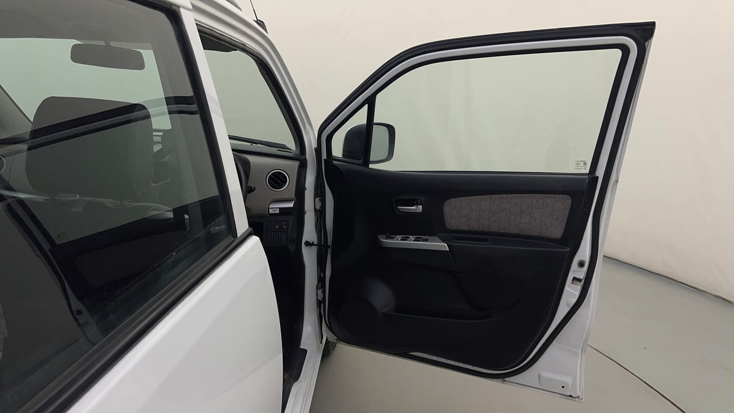 Used 2016 Maruti Suzuki Wagon R 1.0 VXI AMT Petrol Automatic interior RIGHT FRONT DOOR OPEN VIEW