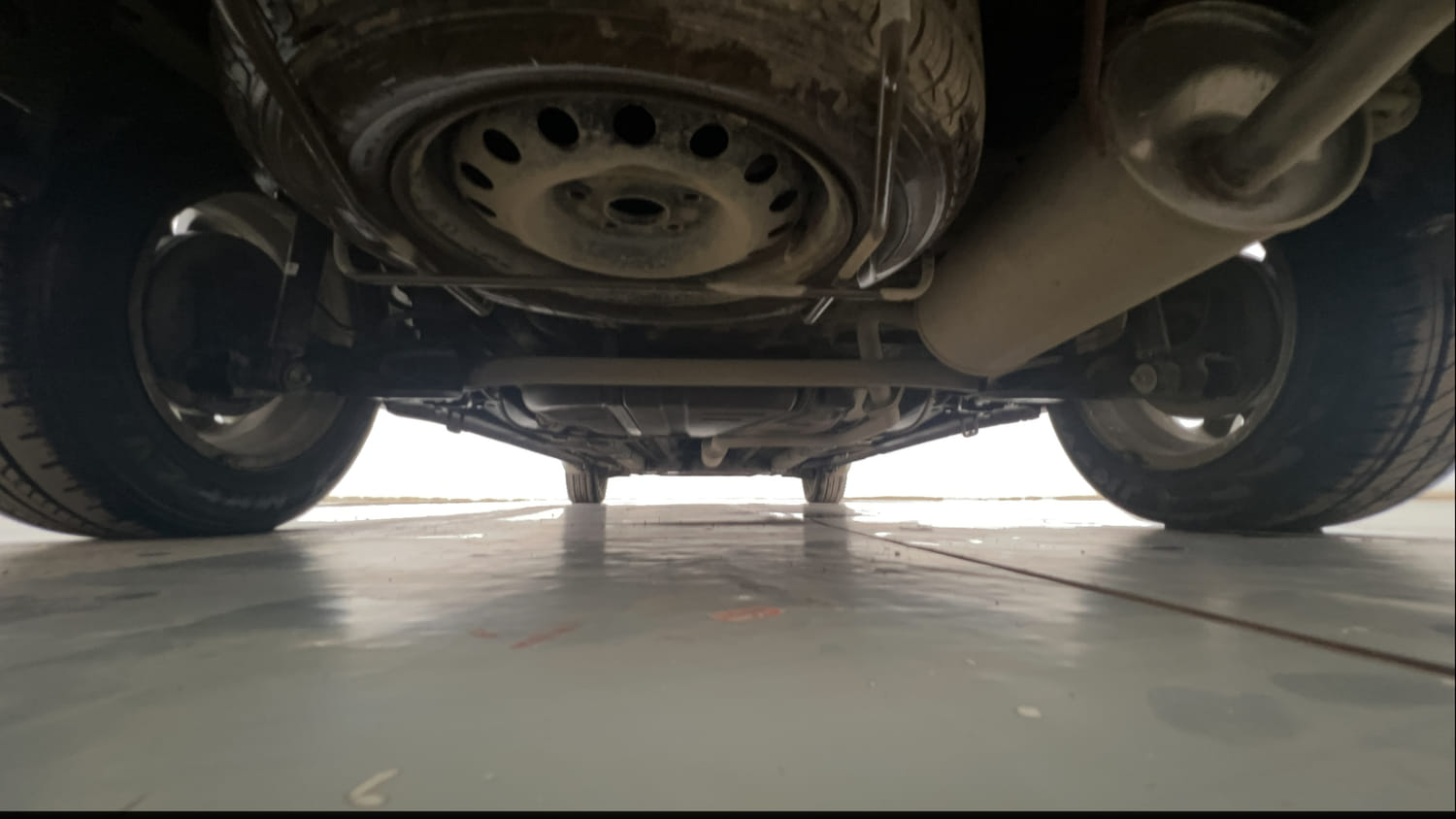 Used 2016 Maruti Suzuki Ertiga ZXI Petrol Manual extra REAR UNDERBODY VIEW (TAKEN FROM REAR)