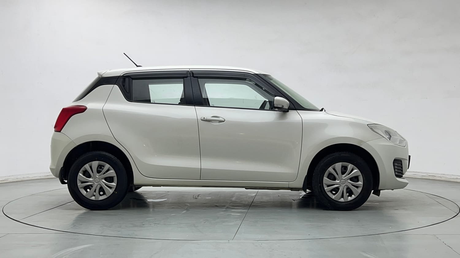 Used 2021 Maruti Suzuki Swift VXi Petrol Manual exterior RIGHT SIDE VIEW