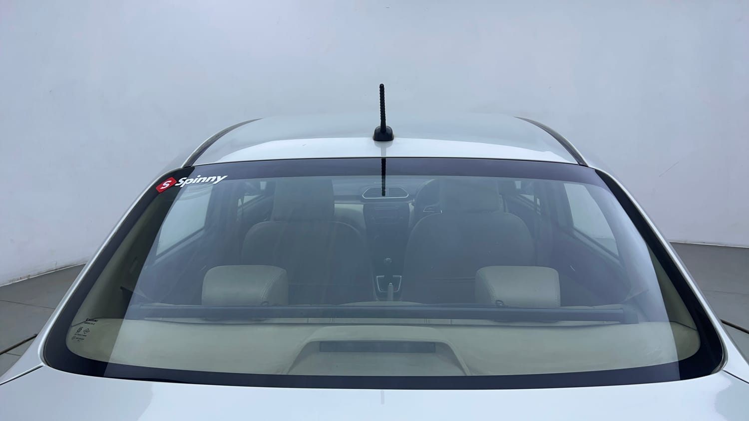 Used 2018 Maruti Suzuki Dzire VXi Petrol Manual exterior BACK WINDSHIELD VIEW