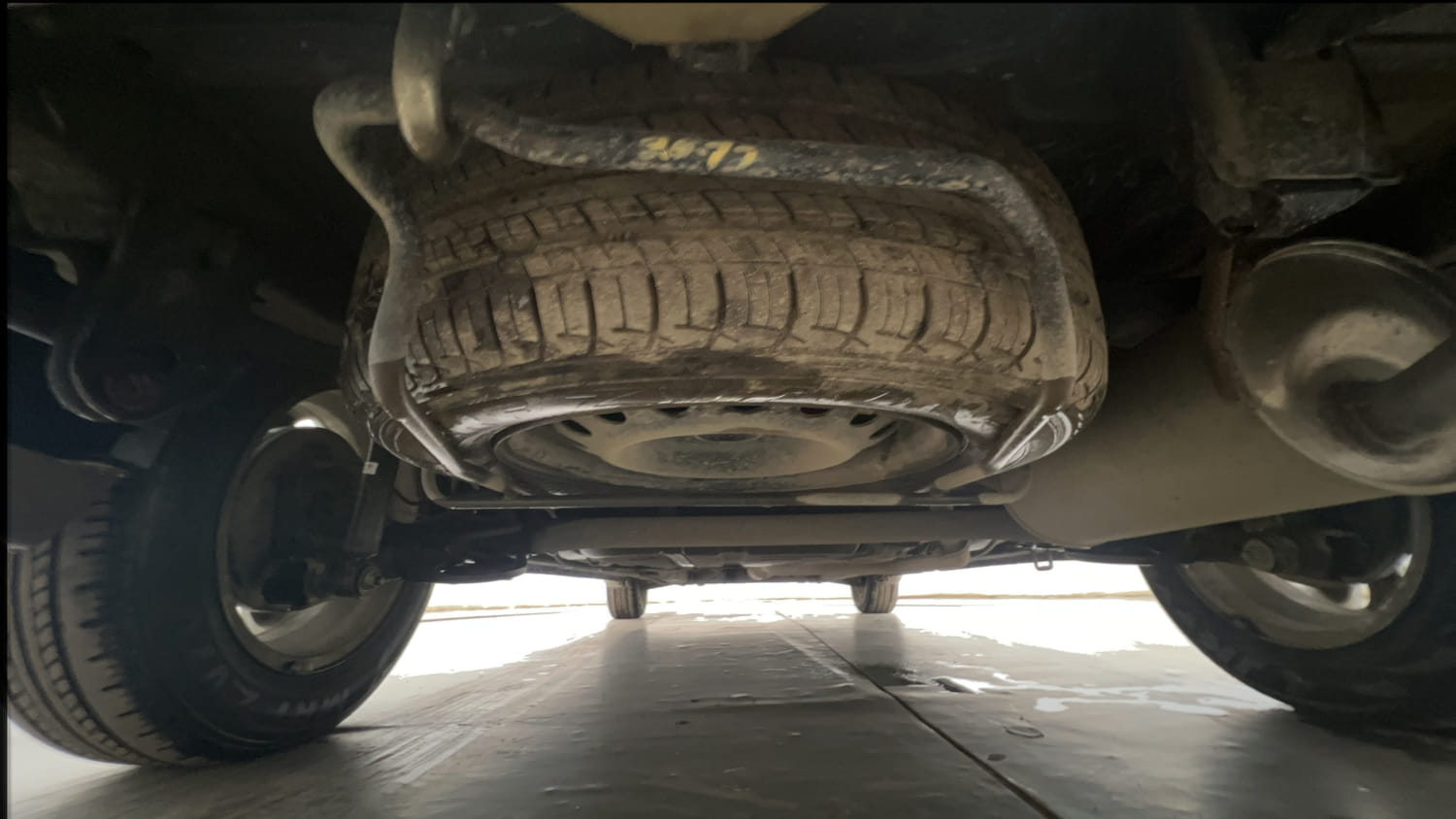 Used 2016 Maruti Suzuki Ertiga ZXI Petrol Manual tyres SPARE TYRE VIEW