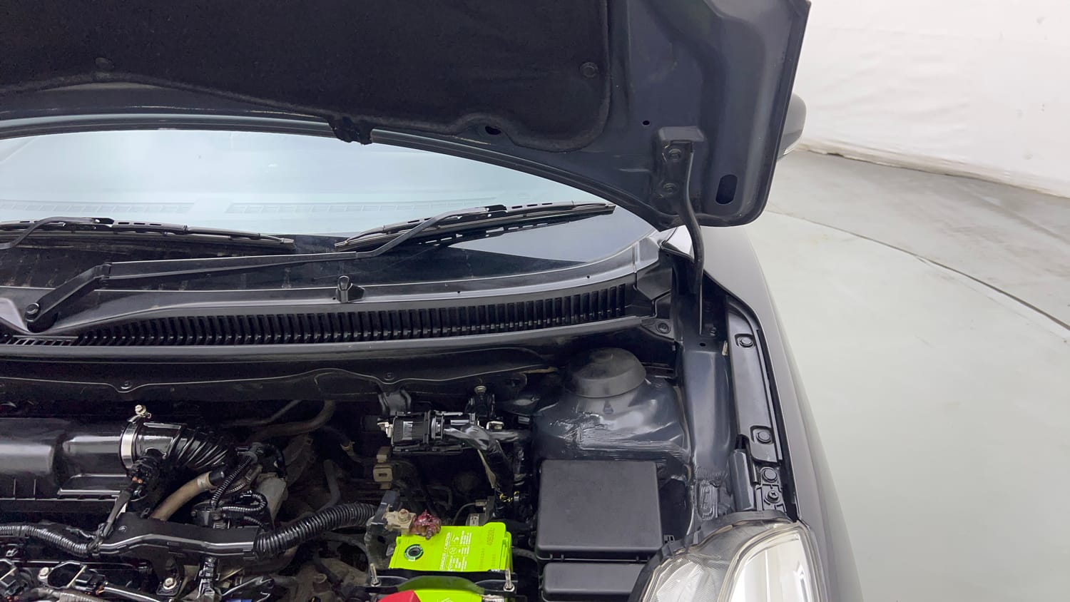 Used 2018 Maruti Suzuki Baleno Zeta 1.2 AT Petrol Automatic engine ENGINE LEFT SIDE HINGE & APRON VIEW