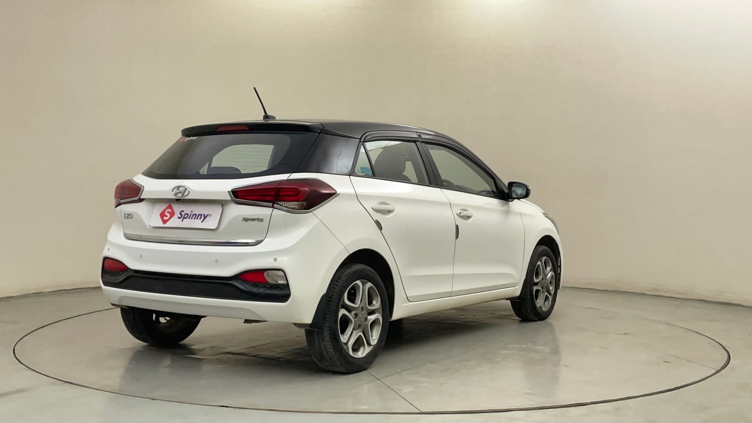 Used 2019 Hyundai Elite i20 Sportz Plus 1.2 Dual Tone Petrol Manual exterior RIGHT REAR CORNER VIEW