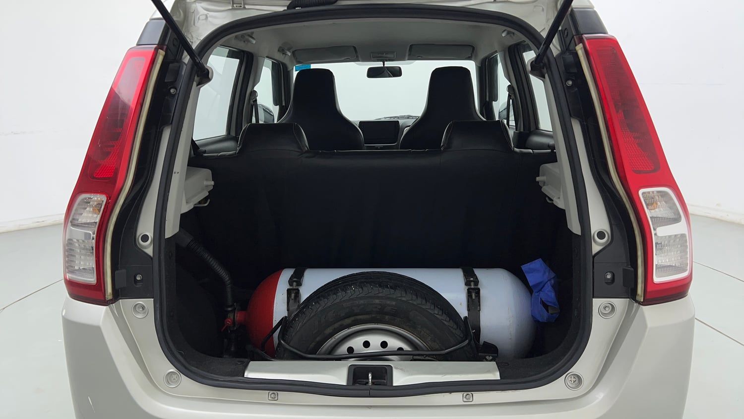 Used 2021 Maruti Suzuki Wagon R LXi 1.0 CNG Cng Manual interior DICKY INSIDE VIEW