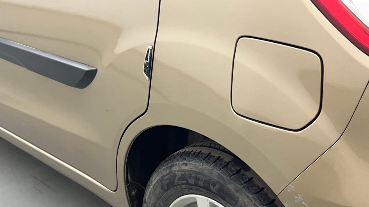 Used 2016 Maruti Suzuki Ertiga ZXI Petrol Manual dents MINOR SCRATCH