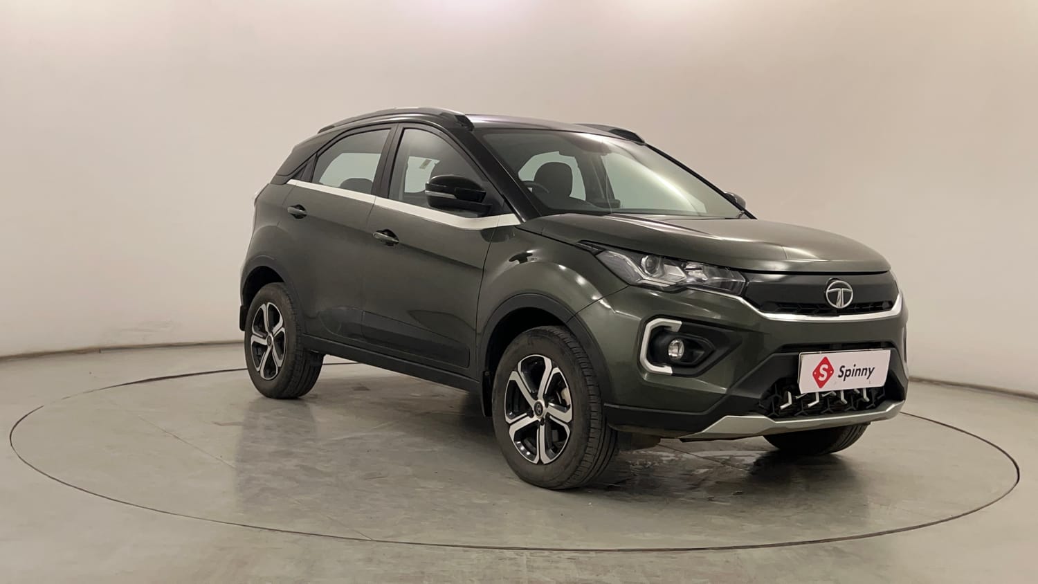 Used 2022 Tata Nexon XZA Plus (O) Diesel Diesel Automatic exterior RIGHT FRONT CORNER VIEW