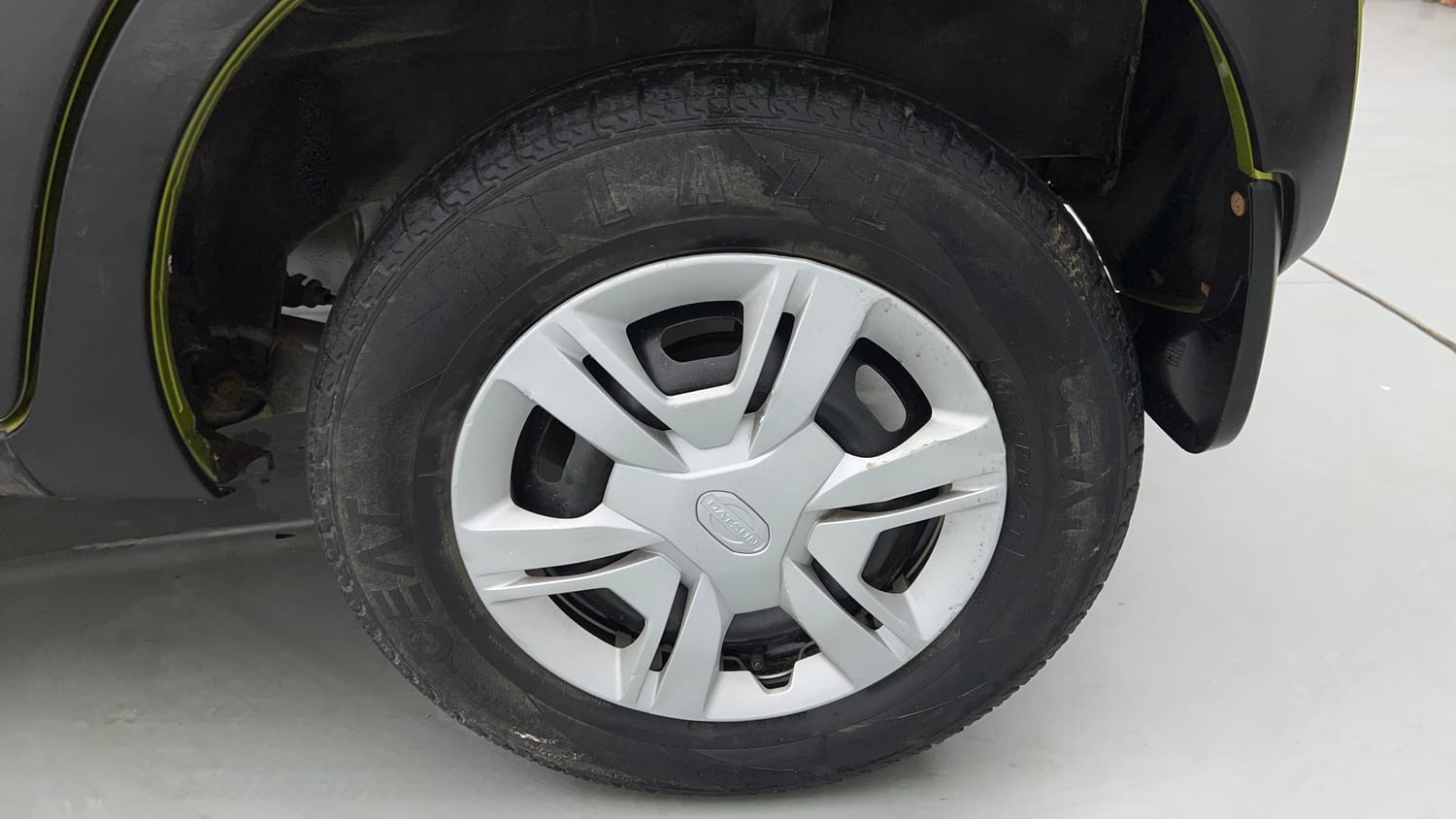 Used 2017 Datsun Redi-GO S Petrol Manual tyres LEFT REAR TYRE RIM VIEW