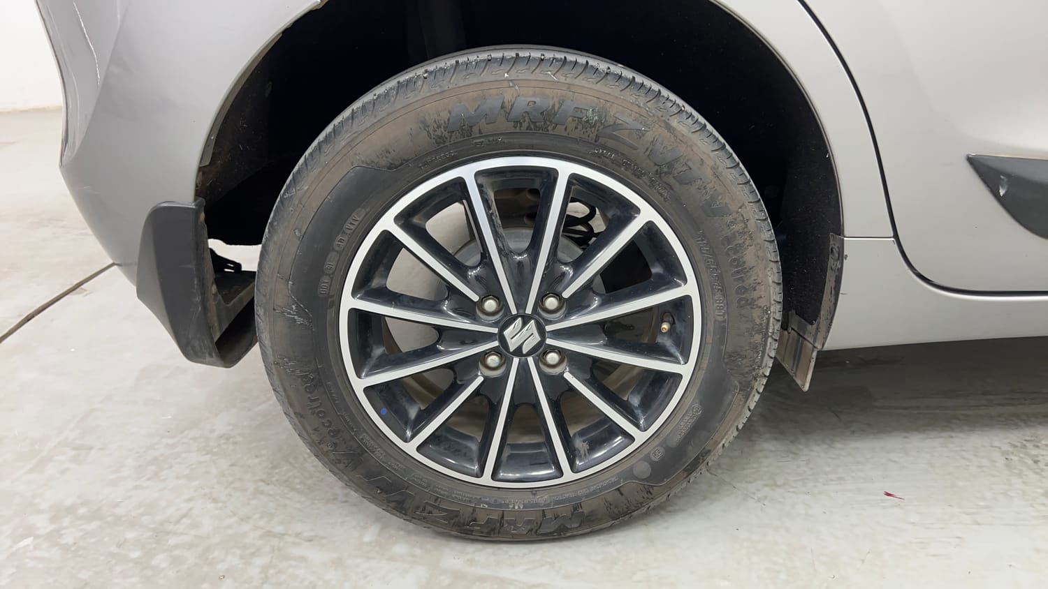 Used 2021 Maruti Suzuki Baleno Delta Petrol Manual tyres RIGHT REAR TYRE RIM VIEW
