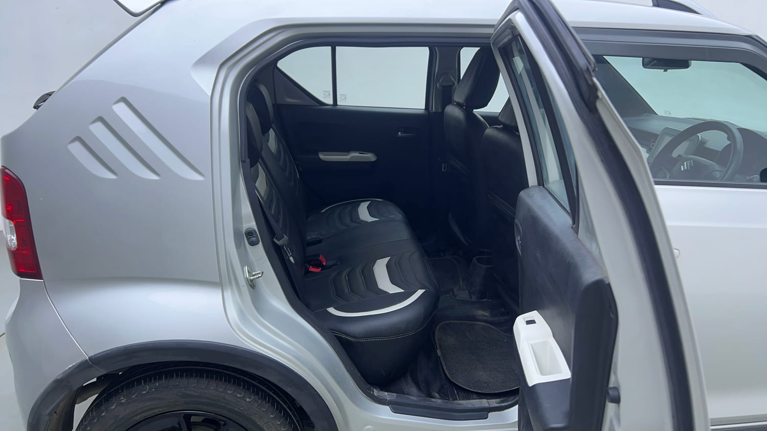 Used 2021 Maruti Suzuki Ignis Zeta 1.2 MT Petrol Manual interior RIGHT SIDE REAR DOOR CABIN VIEW