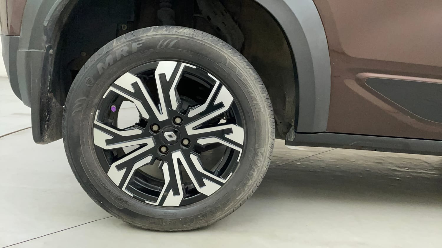 Used 2021 Renault Kiger RXZ Turbo CVT Petrol Automatic tyres RIGHT REAR TYRE RIM VIEW