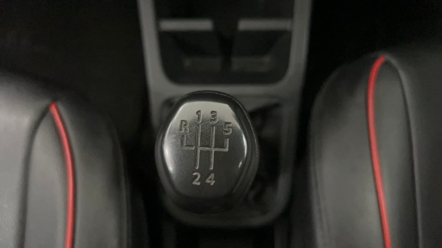 Used 2020 Renault Kwid RXL Petrol Manual interior GEAR  KNOB VIEW