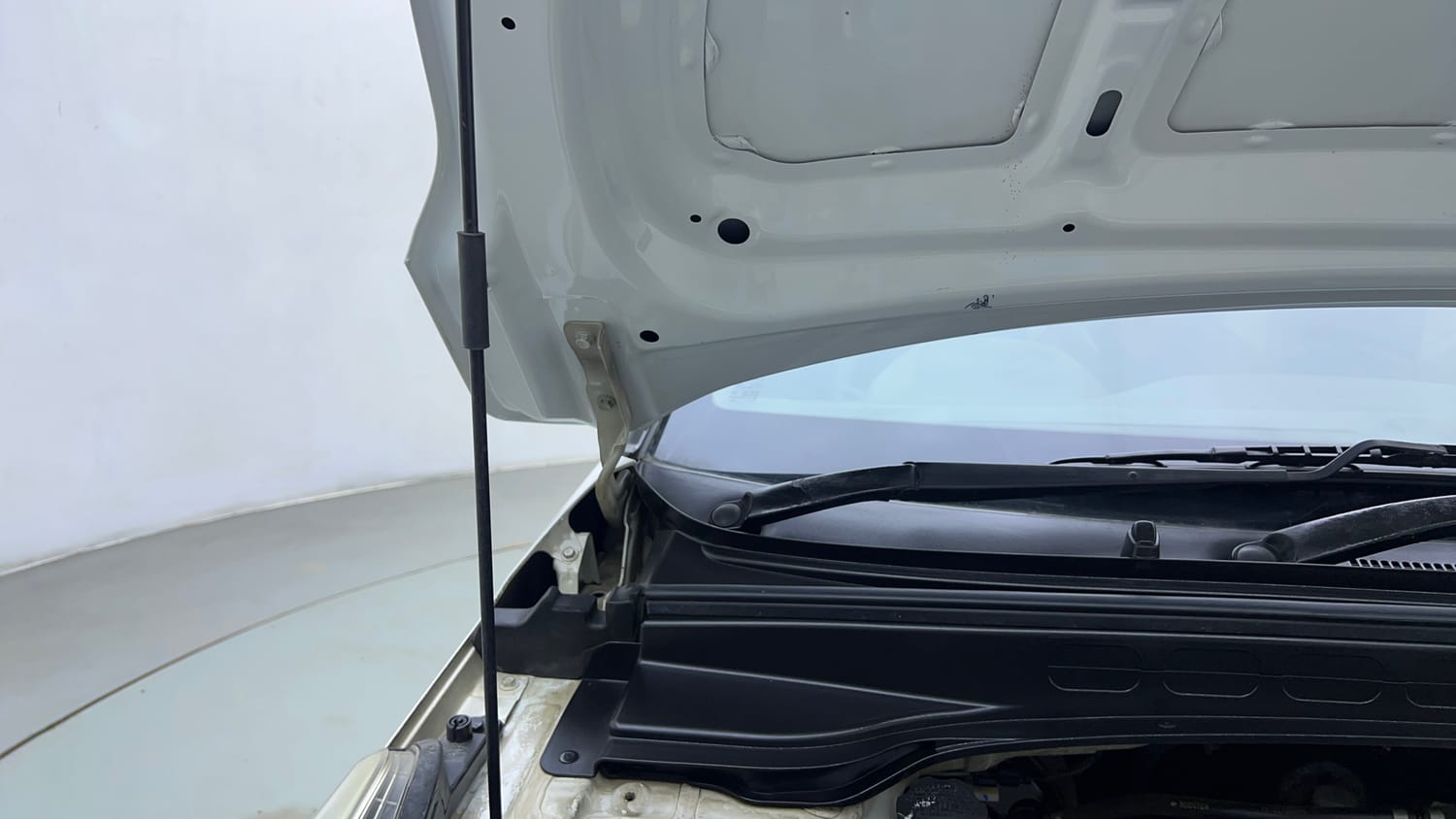 Used 2018 Hyundai Creta SX Plus 1.6 AT Petrol Petrol Automatic engine ENGINE RIGHT SIDE HINGE & APRON VIEW