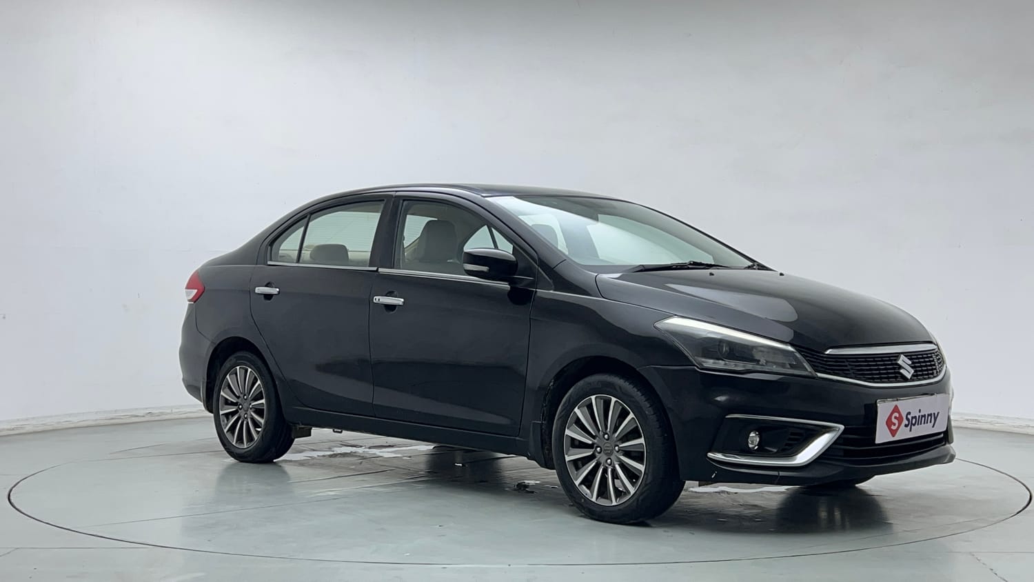 Used 2020 Maruti Suzuki Ciaz Alpha 1.5 AT Petrol Automatic exterior RIGHT FRONT CORNER VIEW