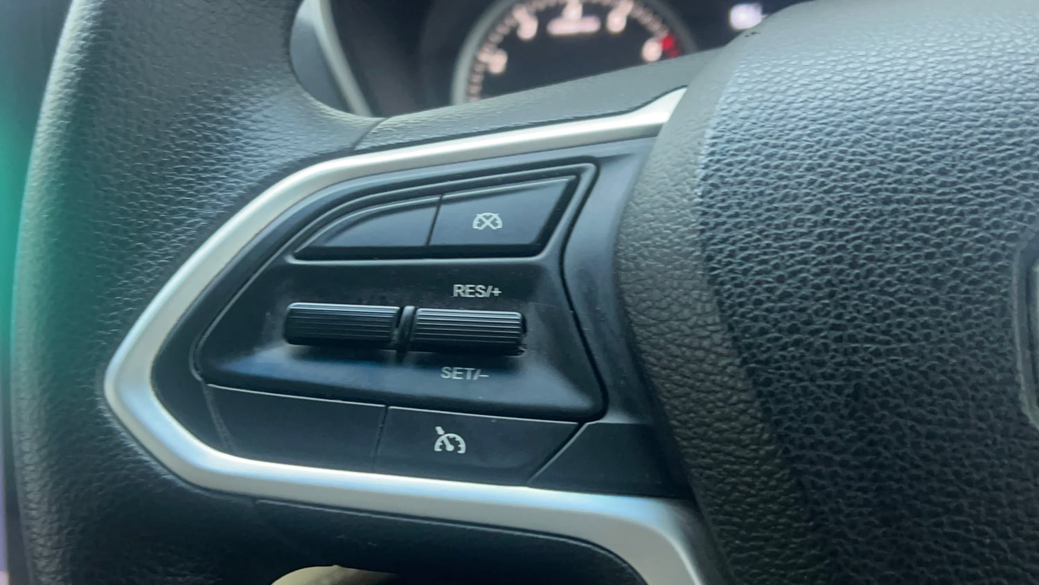 Used 2021 MG Motors Hector Super 1.5 Petrol Turbo MT Petrol Manual top_features Cruise control