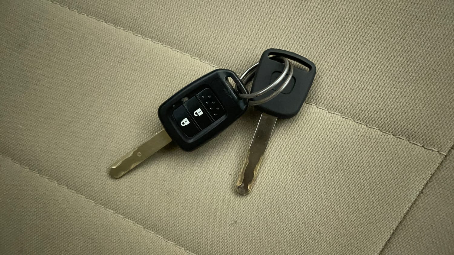 Used 2017 Honda Jazz V AT Petrol Petrol Automatic extra CAR KEY VIEW