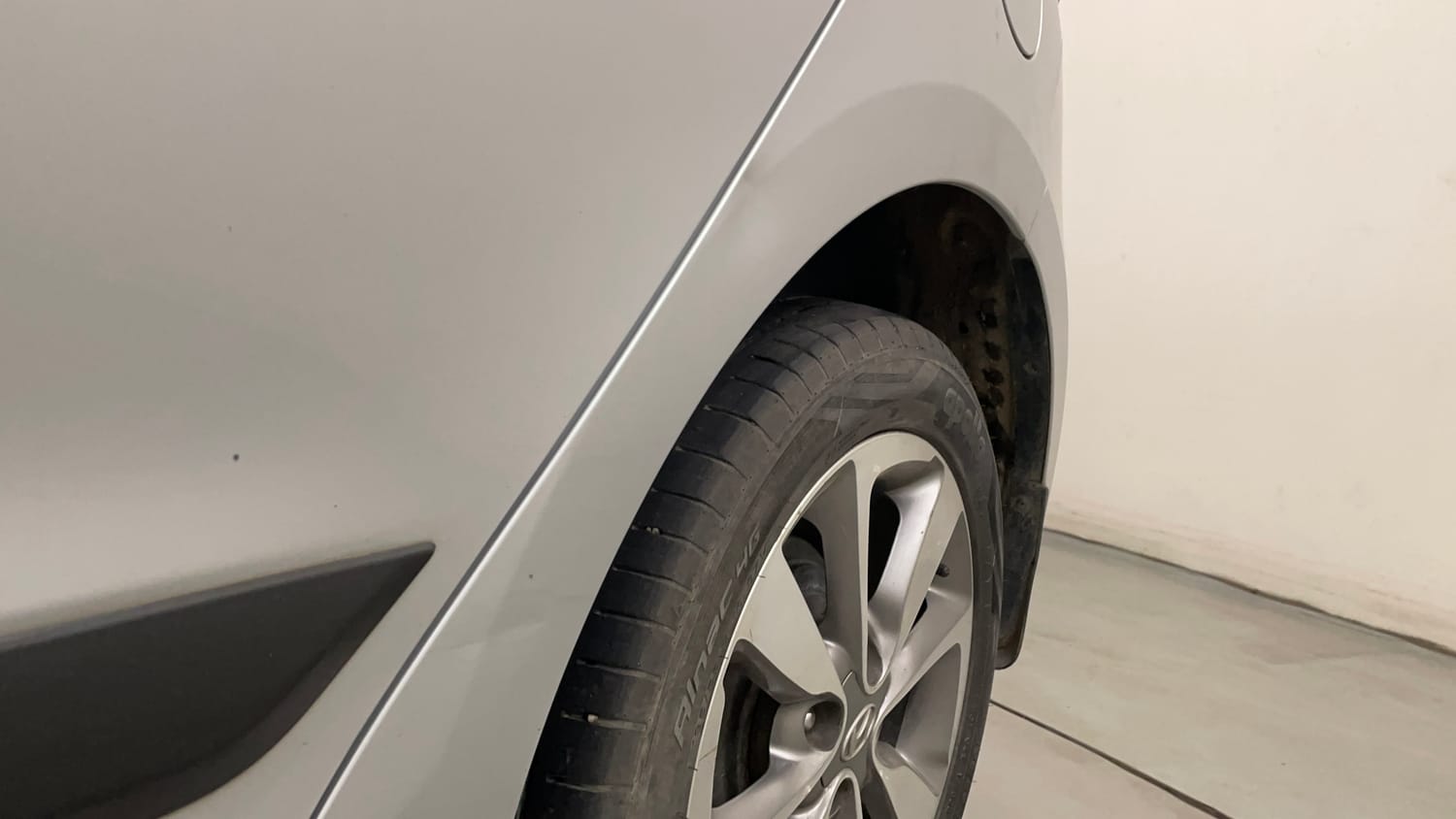 Used 2015 Hyundai Elite i20 Sportz 1.2 (O) Petrol Manual dents MINOR DENT