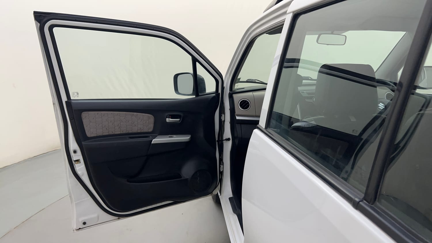 Used 2016 Maruti Suzuki Wagon R 1.0 VXI AMT Petrol Automatic interior LEFT FRONT DOOR OPEN VIEW
