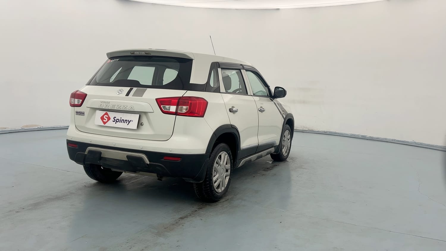 Used 2017 Maruti Suzuki Vitara Brezza LDi (O) Diesel Manual exterior LEFT REAR CORNER VIEW