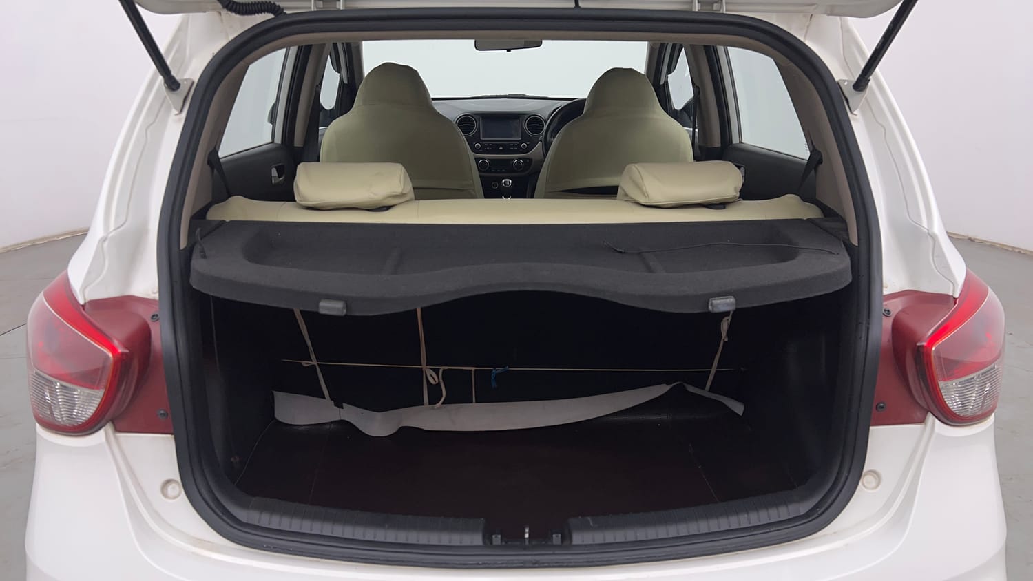 Used 2017 Hyundai Grand i10 Asta 1.2 Kappa VTVT Petrol Manual interior DICKY INSIDE VIEW