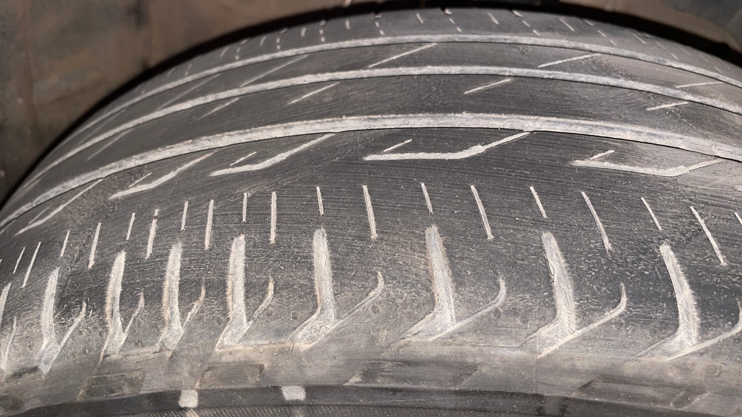 Used 2017 Ford EcoSport Trend+ 1.0L EcoBoost Petrol Manual tyres RIGHT FRONT TYRE TREAD VIEW