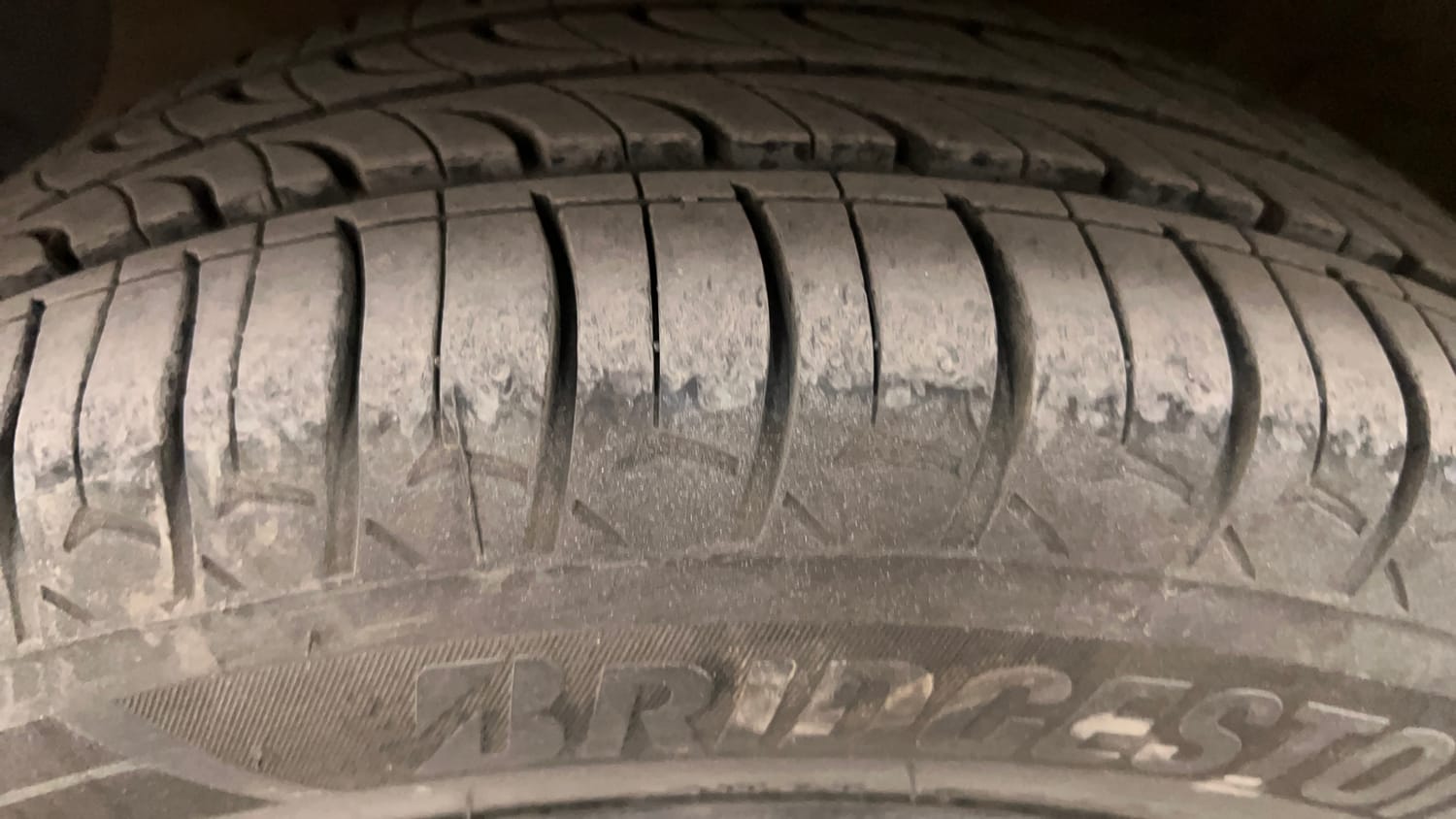 Used 2014 Hyundai Grand i10 Sportz 1.2 Kappa VTVT Petrol Manual tyres LEFT FRONT TYRE TREAD VIEW