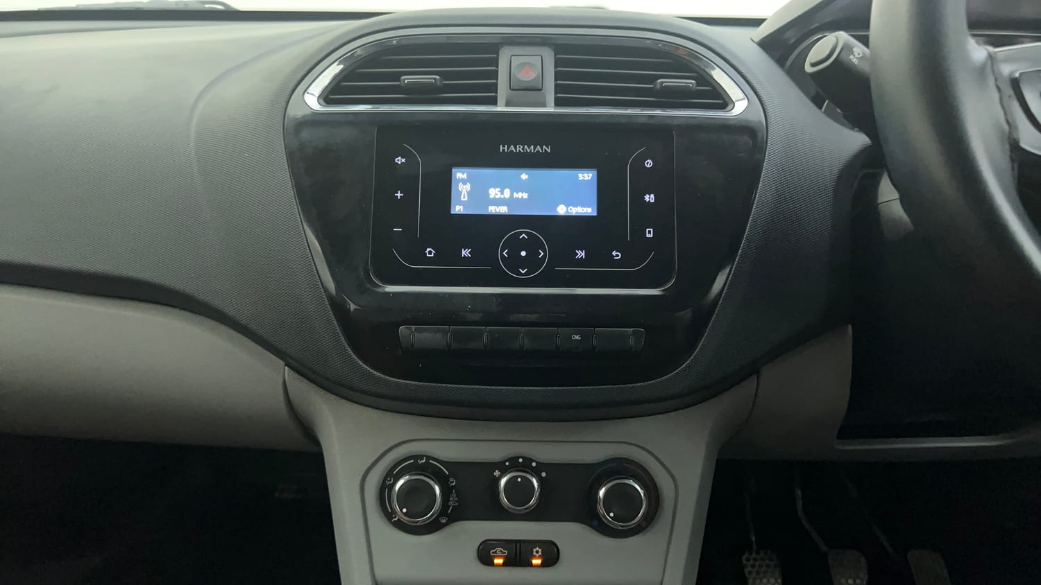 Used 2022 Tata Tiago XT CNG Cng Manual interior MUSIC SYSTEM & AC CONTROL VIEW