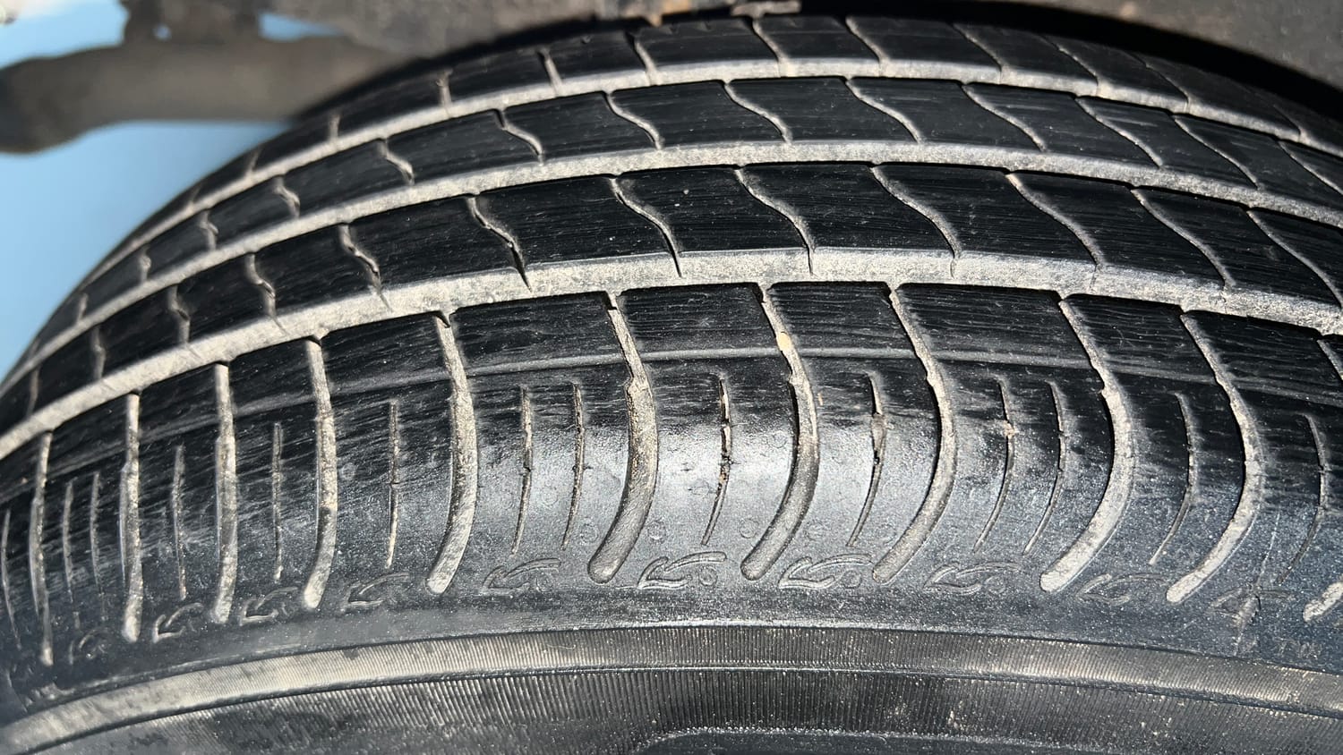 Used 2023 Maruti Suzuki Wagon R ZXI Plus 1.2 AGS Petrol Automatic tyres RIGHT REAR TYRE TREAD VIEW
