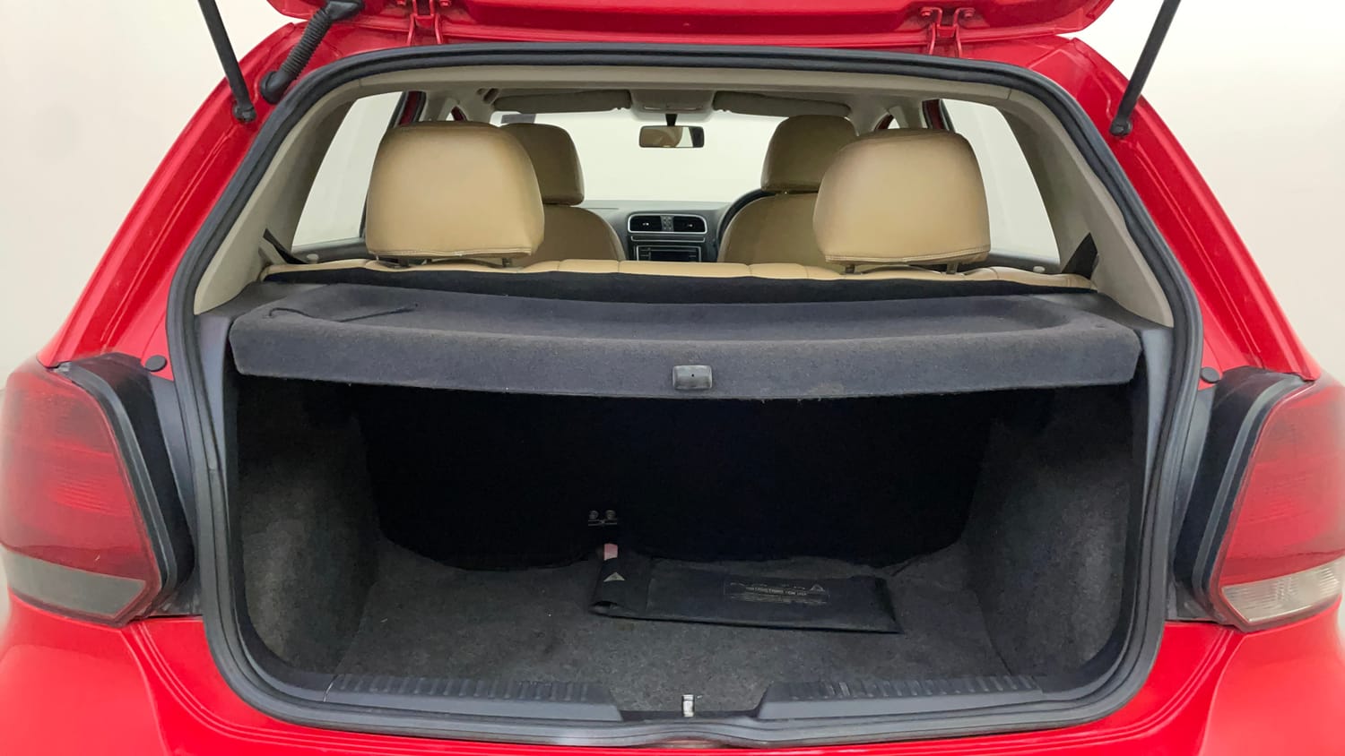Used 2014 Volkswagen Polo Highline1.2L (P) Petrol Manual interior DICKY INSIDE VIEW