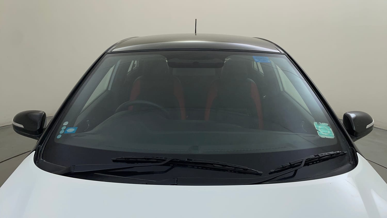 Used 2019 Hyundai Elite i20 Sportz Plus 1.2 Dual Tone Petrol Manual exterior FRONT WINDSHIELD VIEW