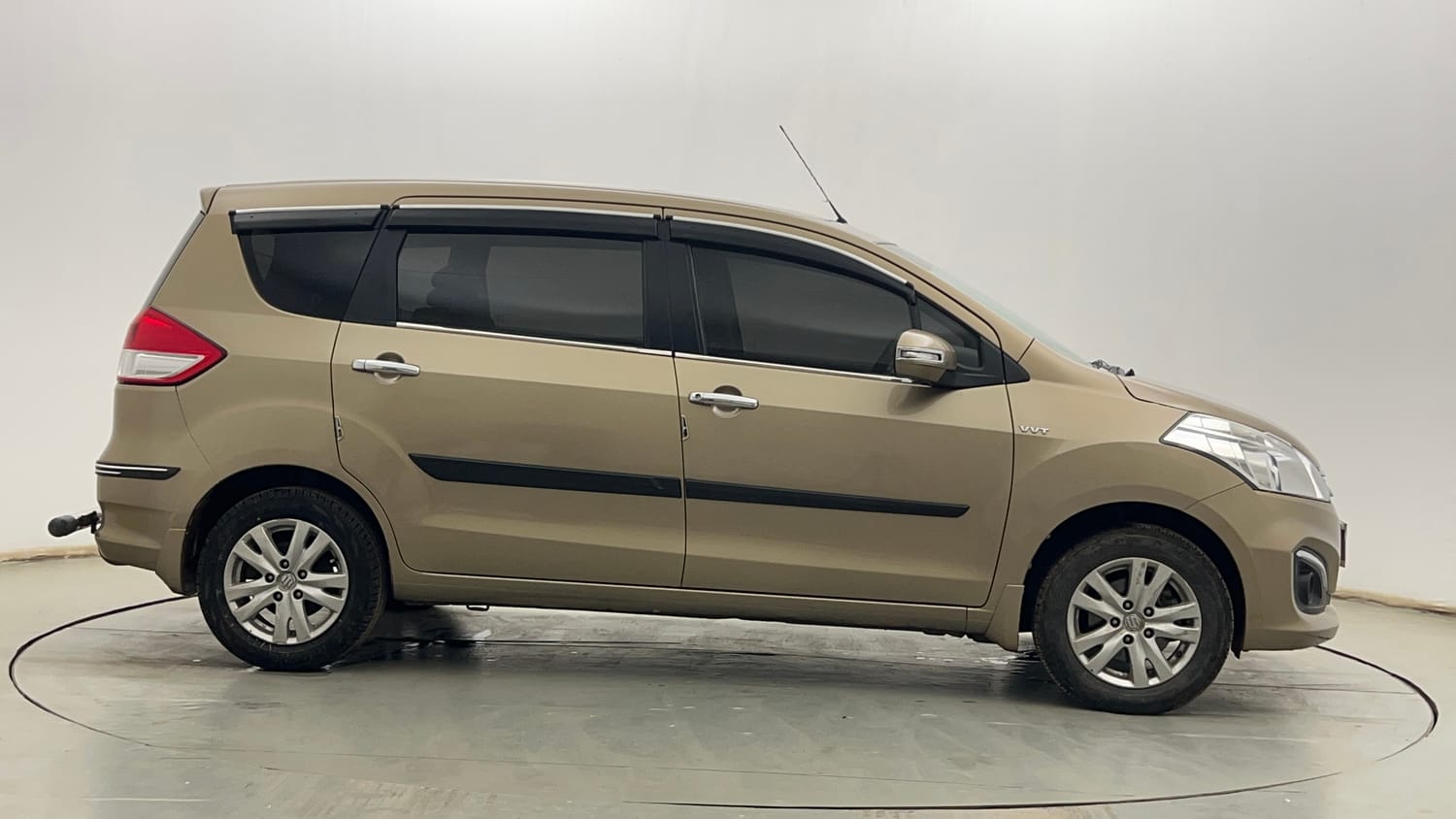 Used 2016 Maruti Suzuki Ertiga ZXI Petrol Manual exterior RIGHT SIDE VIEW
