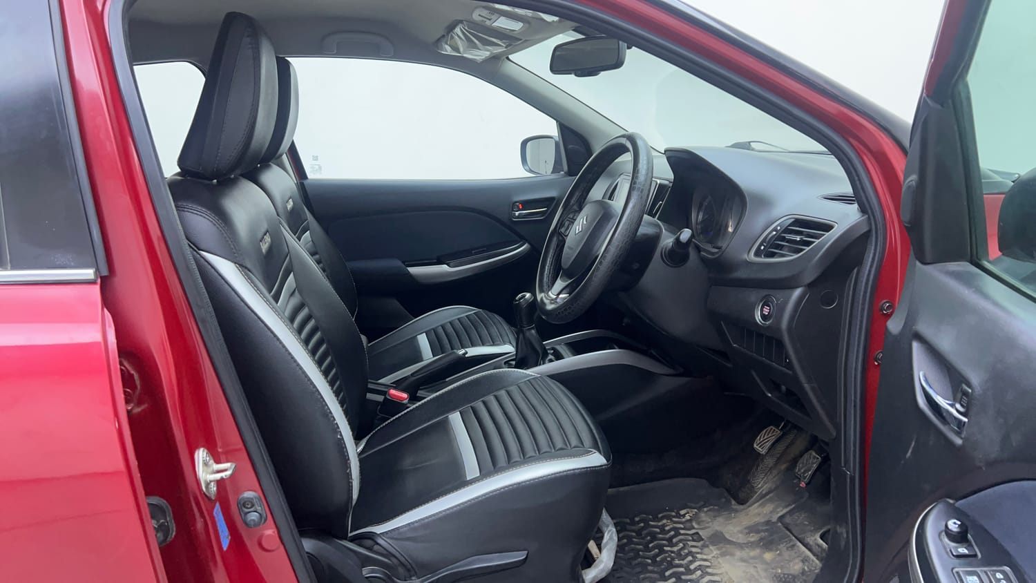 Used 2021 Maruti Suzuki Baleno Zeta Petrol Manual interior RIGHT SIDE FRONT DOOR CABIN VIEW