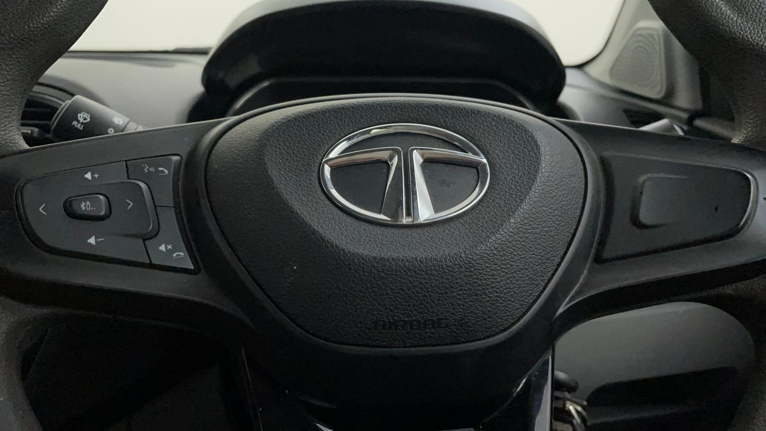 Used 2021 Tata Tiago XZ Plus Petrol Manual top_features Airbags