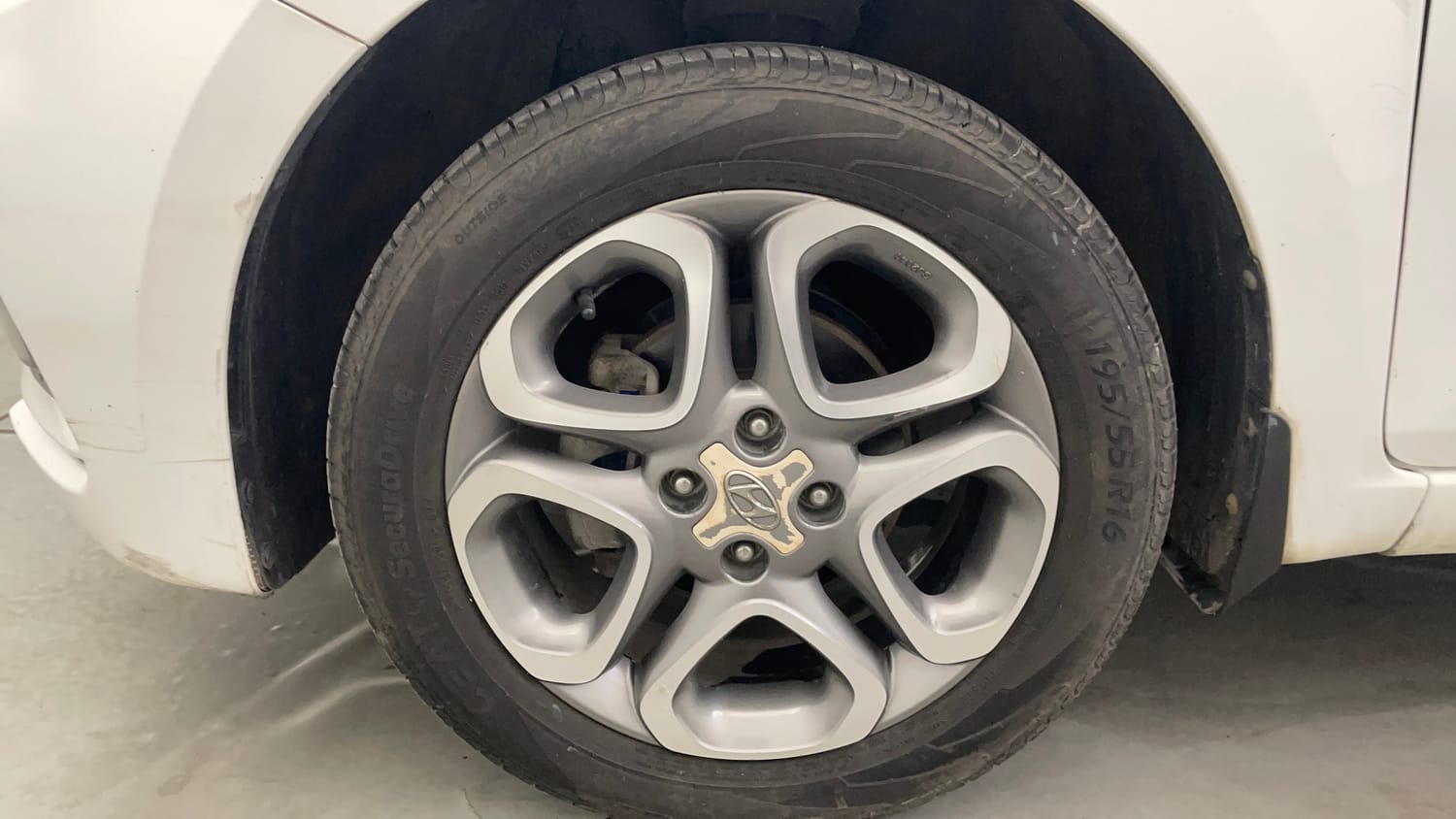 Used 2019 Hyundai Elite i20 Asta 1.2 (O) Petrol Manual tyres LEFT FRONT TYRE RIM VIEW