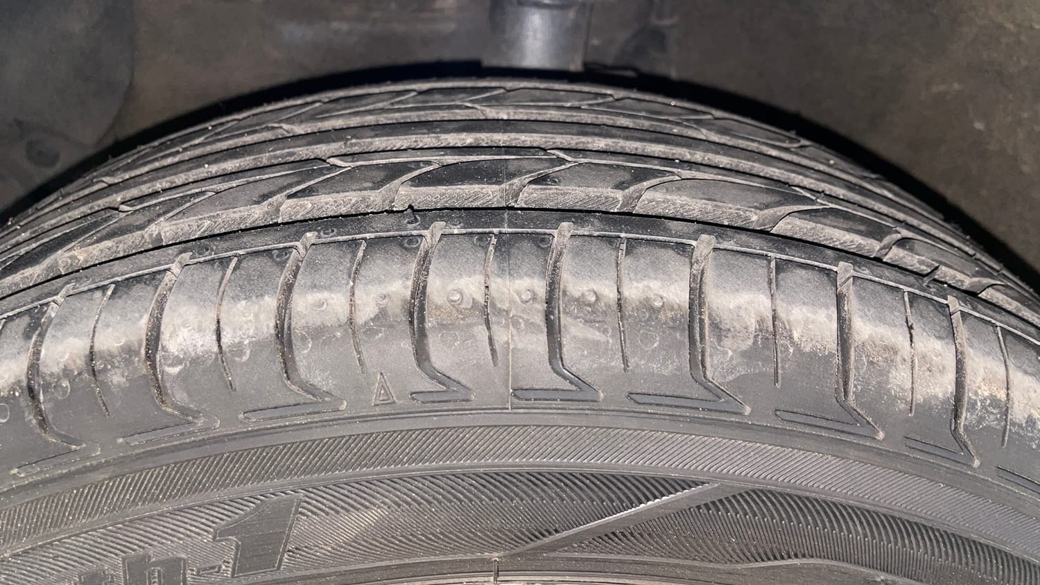 Used 2016 Hyundai Xcent SX 1.2 Petrol Manual tyres LEFT FRONT TYRE TREAD VIEW