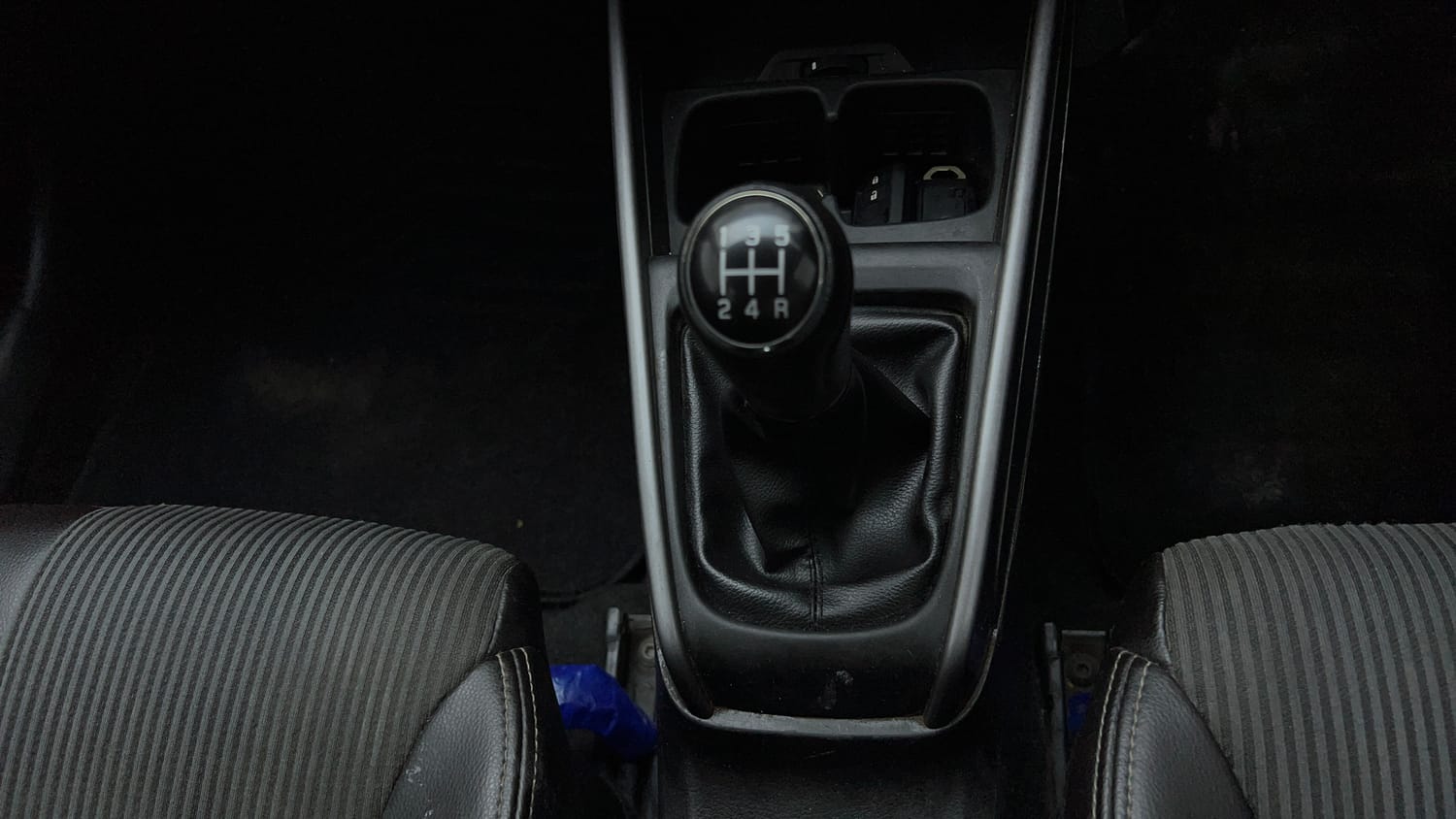 Used 2023 Maruti Suzuki XL6 Zeta MT CNG Cng Manual interior GEAR  KNOB VIEW
