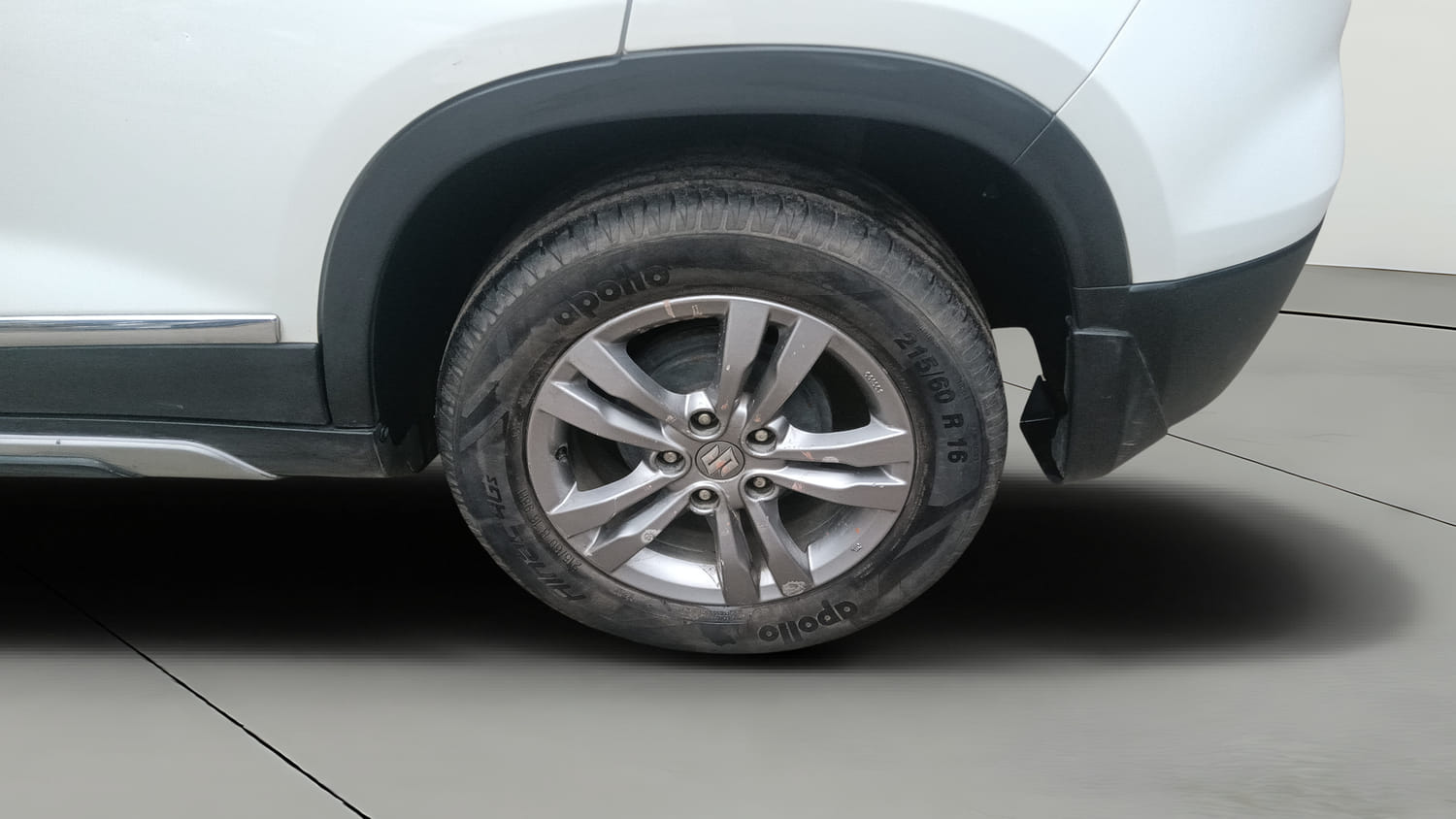 Used 2020 maruti-suzuki Vitara Brezza ZXi Plus Petrol Manual tyres LEFT REAR TYRE RIM VIEW