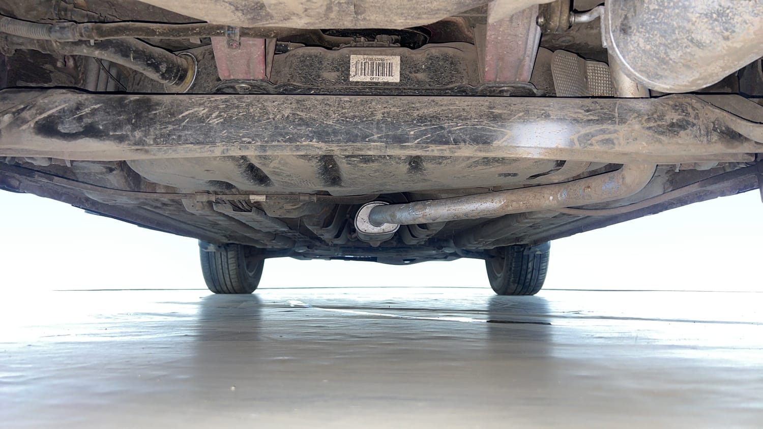 Used 2019 Hyundai Venue SX Plus 1.0 Turbo DCT Petrol Automatic extra REAR UNDERBODY VIEW (TAKEN FROM REAR)