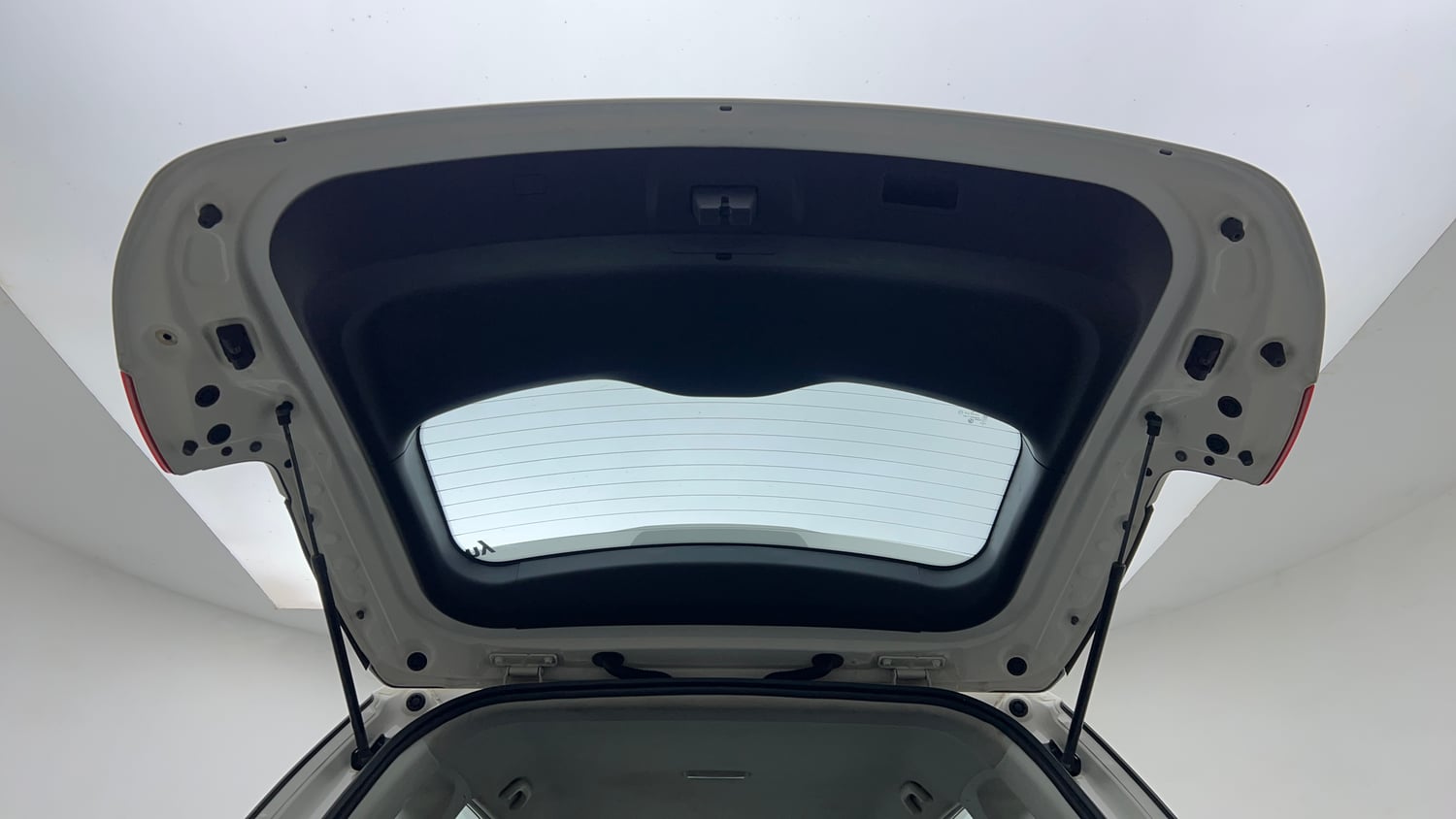 Used 2021 MG Motors Hector Super 1.5 Petrol Turbo MT Petrol Manual interior DICKY DOOR OPEN VIEW