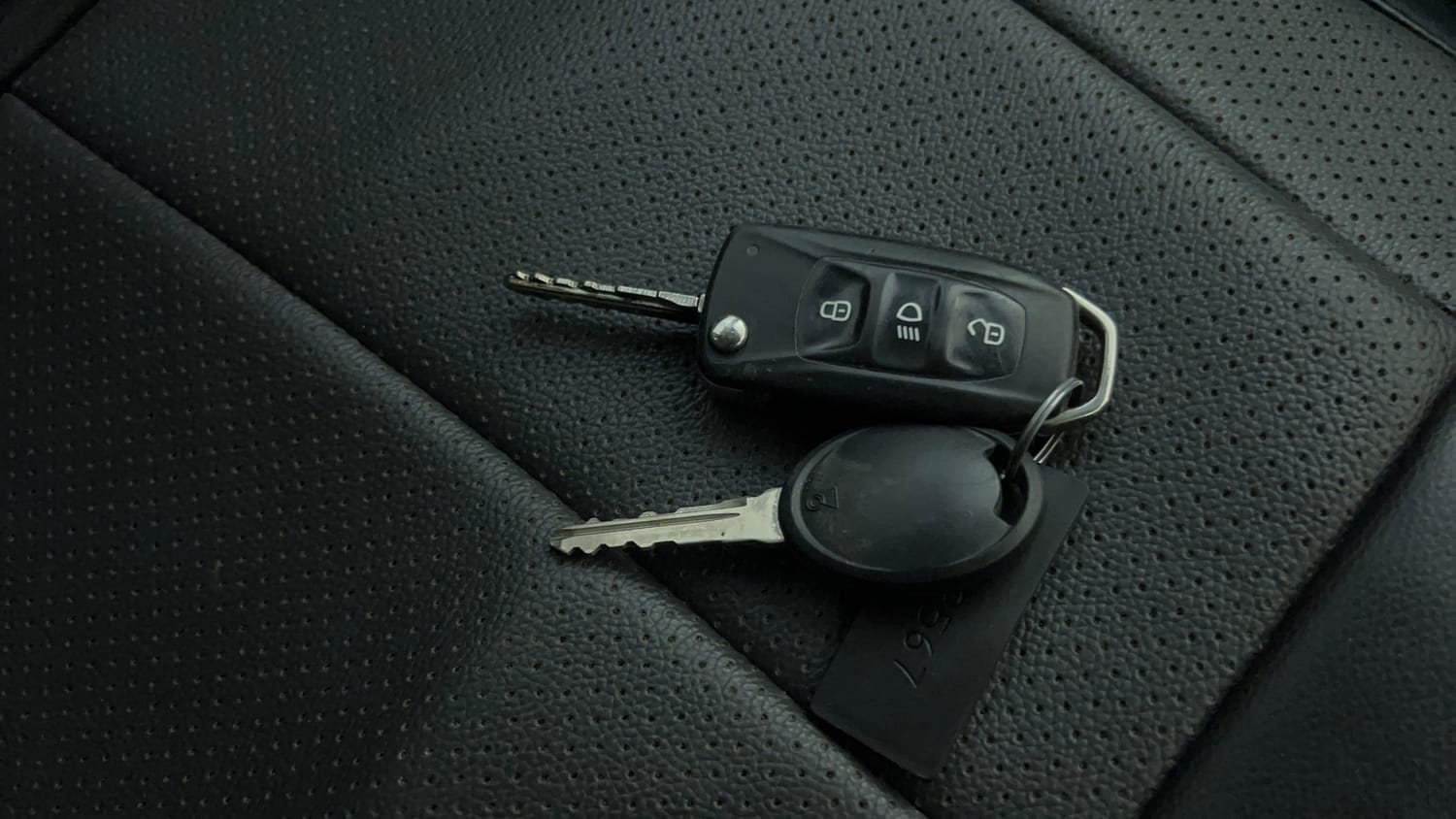Used 2018 Tata Tiago Revotron XZA Petrol Automatic extra CAR KEY VIEW