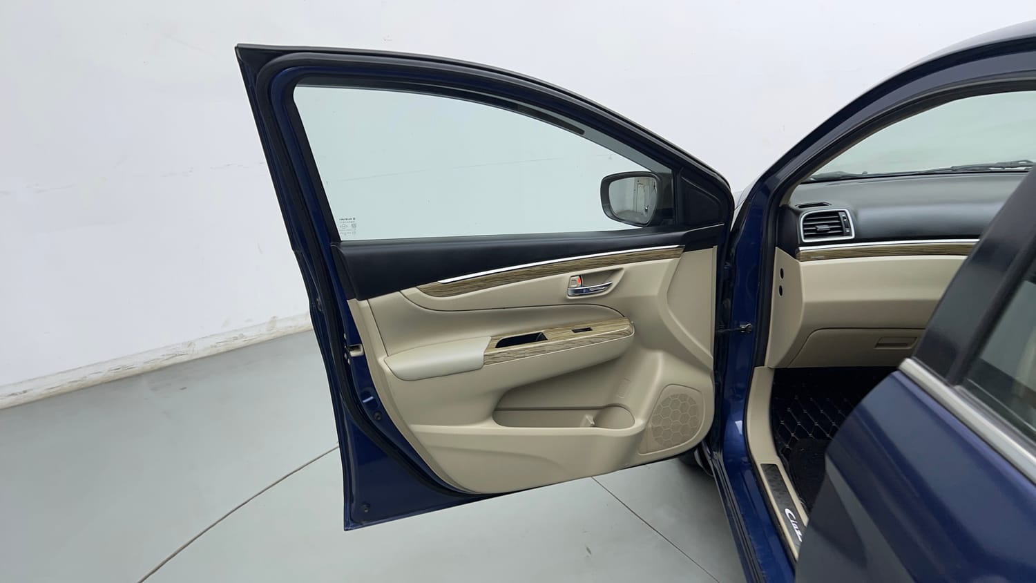 Used 2018 Maruti Suzuki Ciaz Alpha Hybrid 1.5 Petrol Manual interior LEFT FRONT DOOR OPEN VIEW