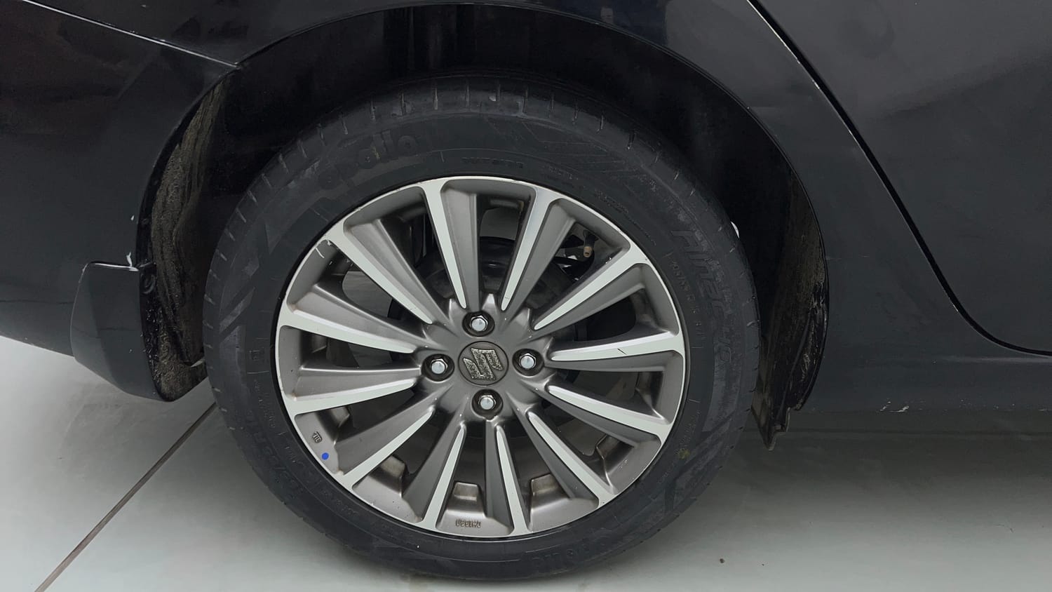 Used 2020 Maruti Suzuki Ciaz Alpha 1.5 AT Petrol Automatic tyres RIGHT REAR TYRE RIM VIEW