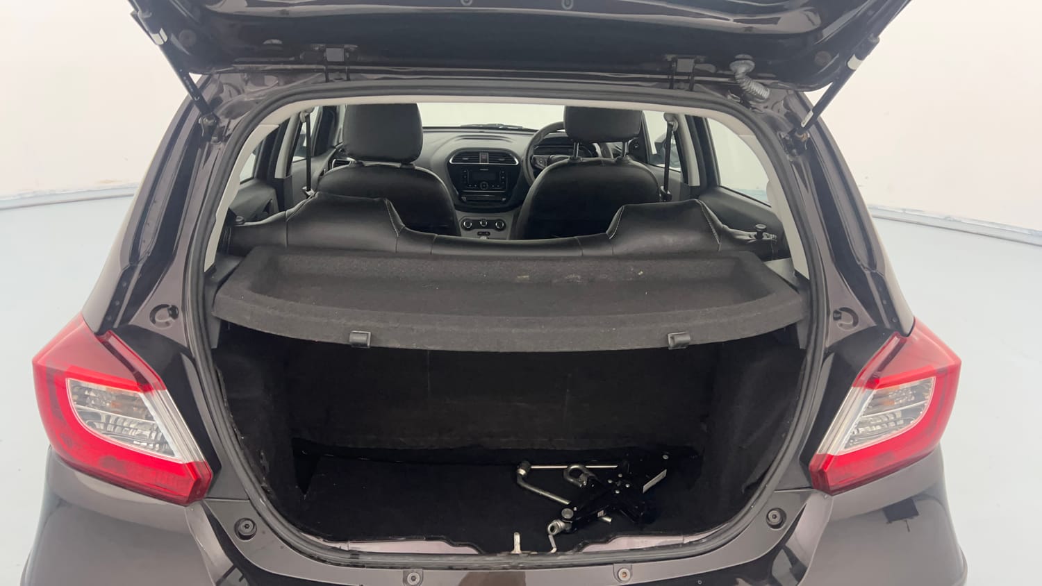 Used 2023 Tata Tiago XT Petrol Manual interior DICKY INSIDE VIEW