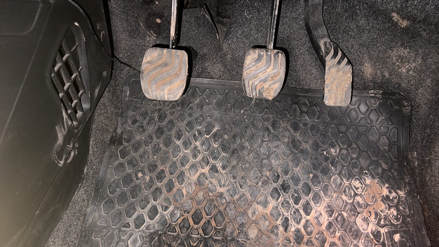 Used 2020 Renault Kwid RXL Petrol Manual interior PEDALS VIEW