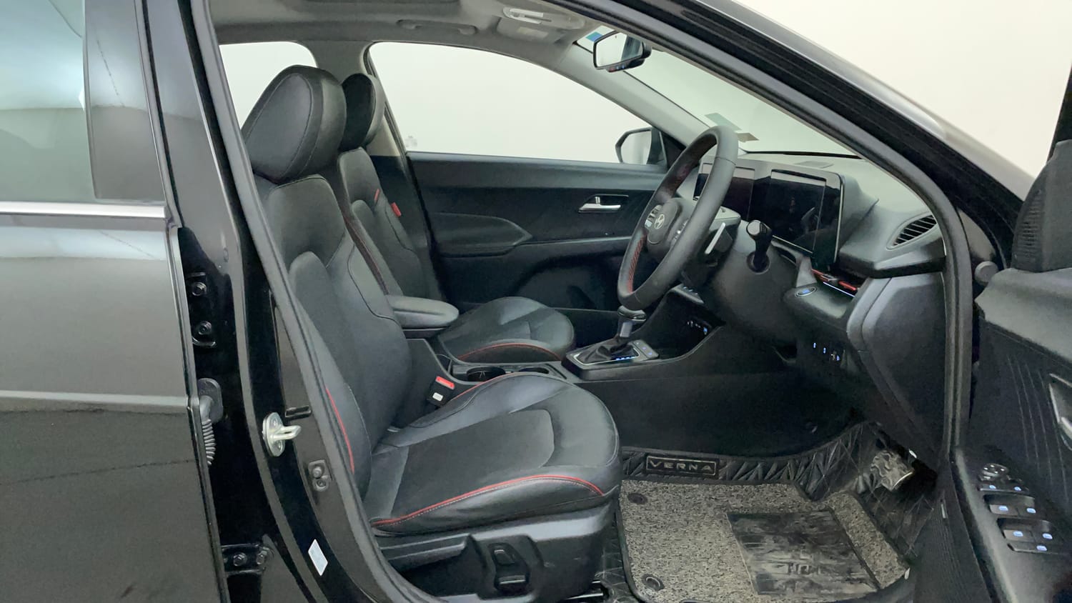 Used 2024 Hyundai Verna SX (O) 1.5 Turbo Petrol DCT Petrol Automatic interior RIGHT SIDE FRONT DOOR CABIN VIEW