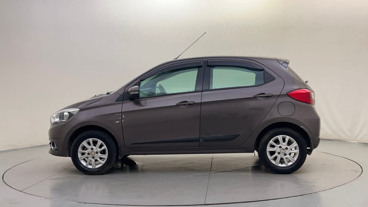 Used 2018 Tata Tiago Revotron XZA Petrol Automatic exterior LEFT SIDE VIEW